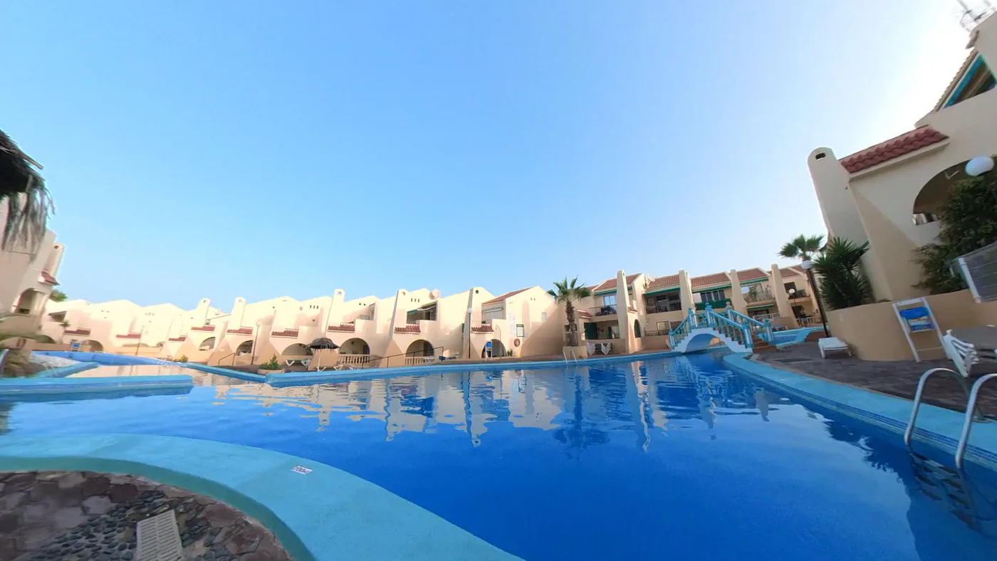 Poollandschaft der Wohnanlage